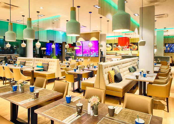 Отель Leonardo City South 4*