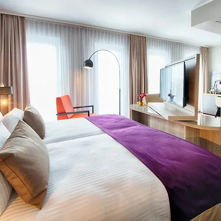 Hotel Leonardo South 4*