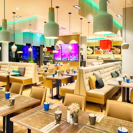 Отель Leonardo City South 4*