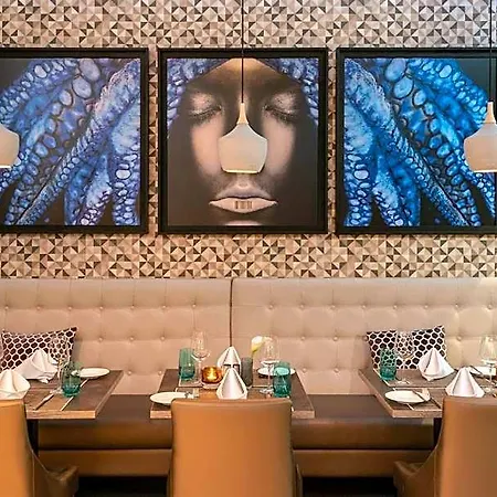 Leonardo South Hotel