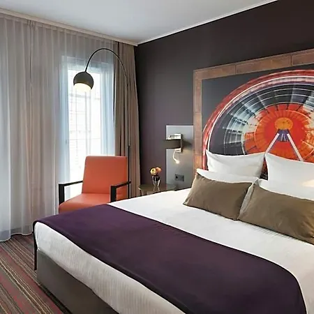 Отель Leonardo City South 4*