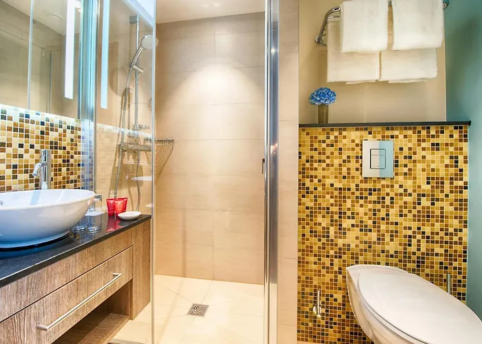 Leonardo City South 4*