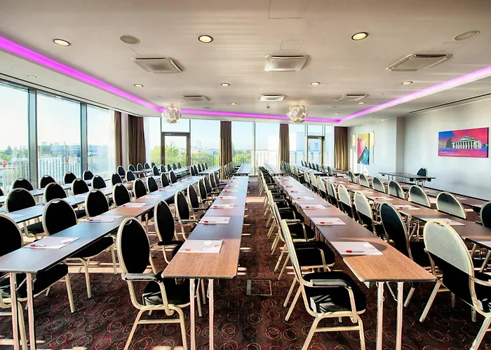 Hotel Leonardo City South 4*