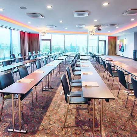 Отель Leonardo City South 4*