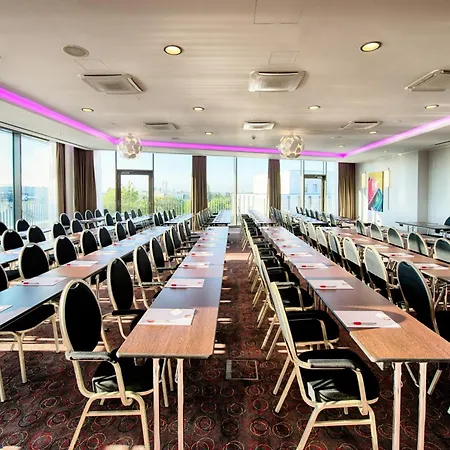Отель Leonardo City South 4*